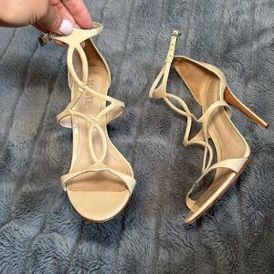 Shutz patent leather beige heels
